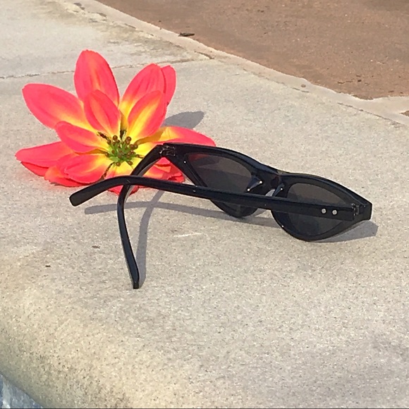 “Nakia” Retro Slim Cat Eye Small Shades - Picture 3 of 3